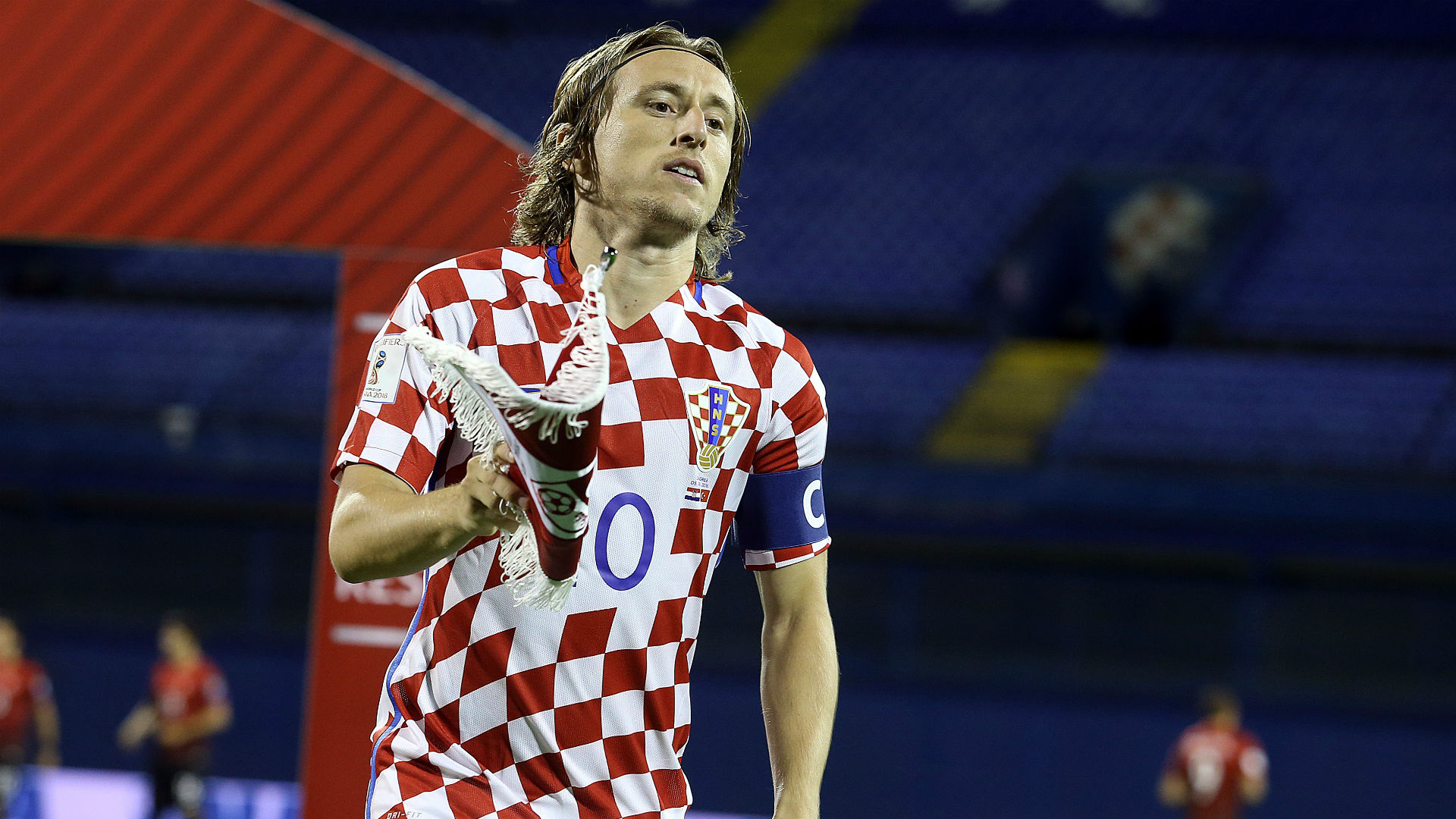 记者：李国旭参加国足主帅选聘不是秘密，一个多月前就在准备