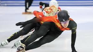 扑克里不是每把都要玩（打扑克并非每手都要参与）